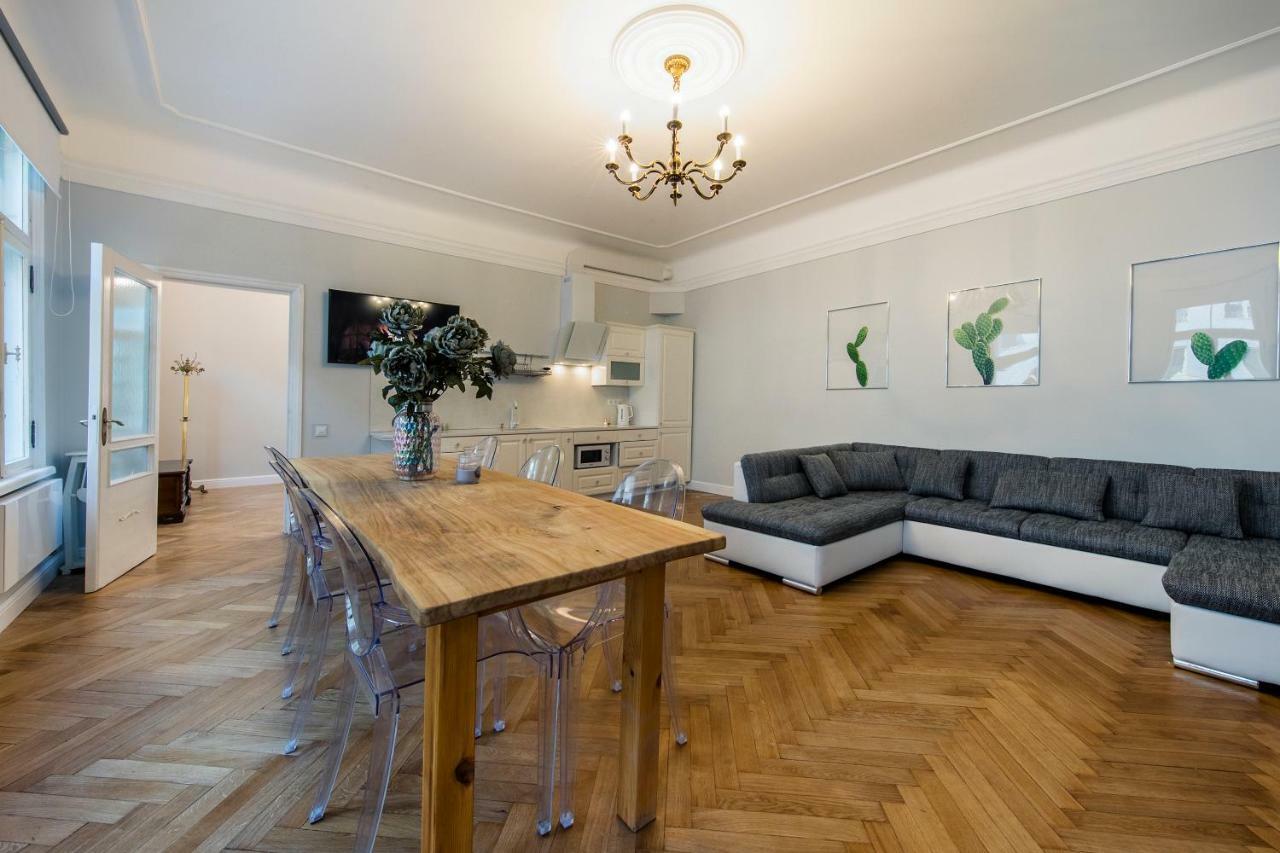 Modern History Apartment تالين المظهر الخارجي الصورة