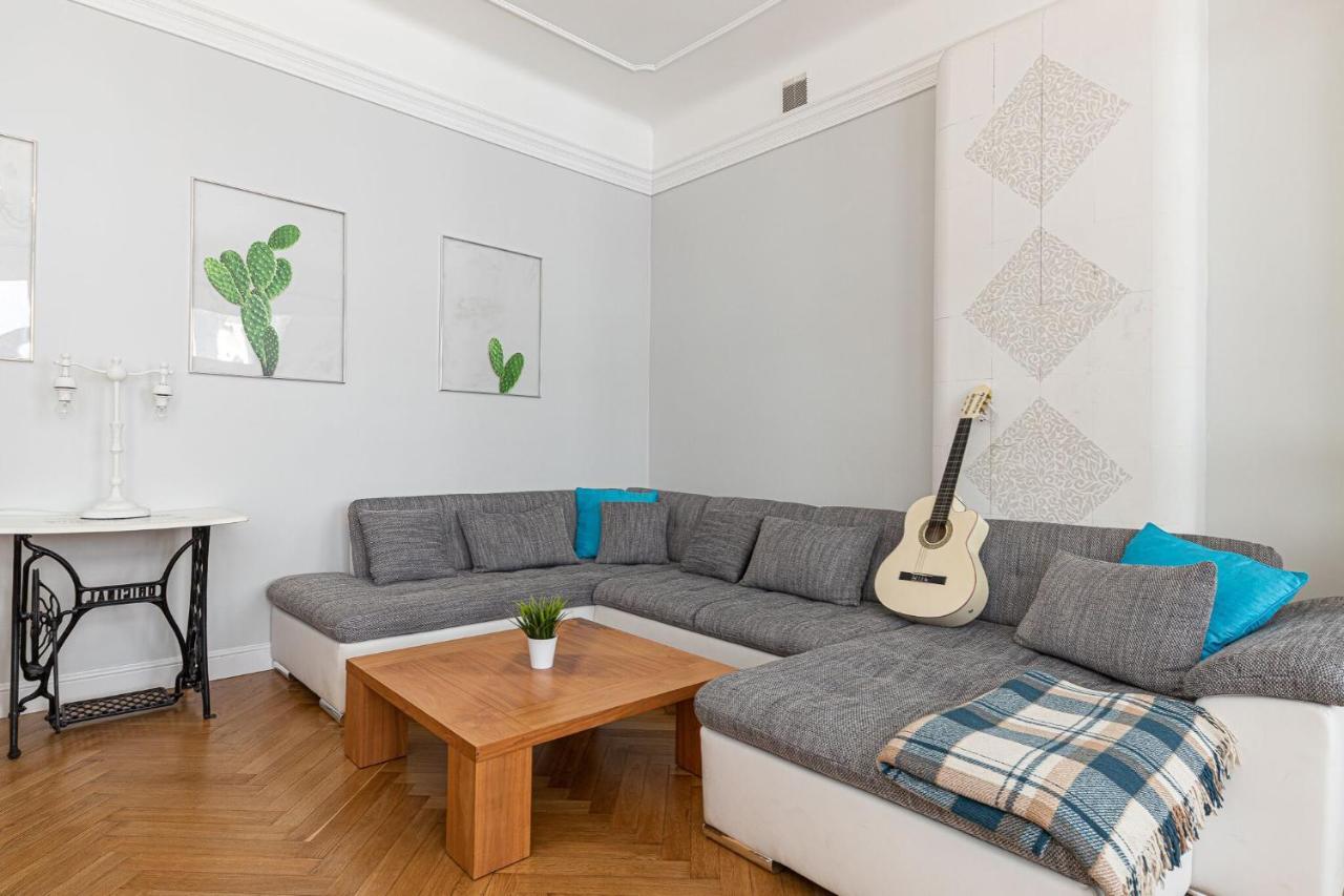 Modern History Apartment تالين المظهر الخارجي الصورة